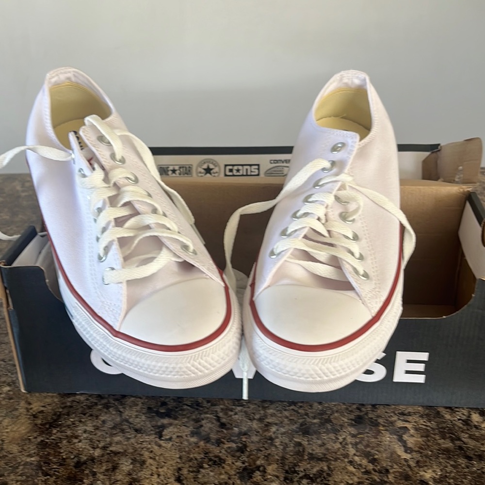 Converse white, size 9 men, 11 women, NEW